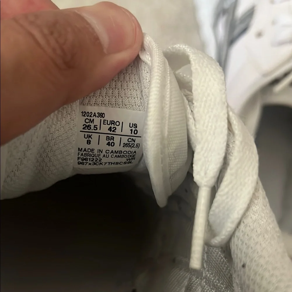 White ASICS Womens Shoe - Picture 6 of 6